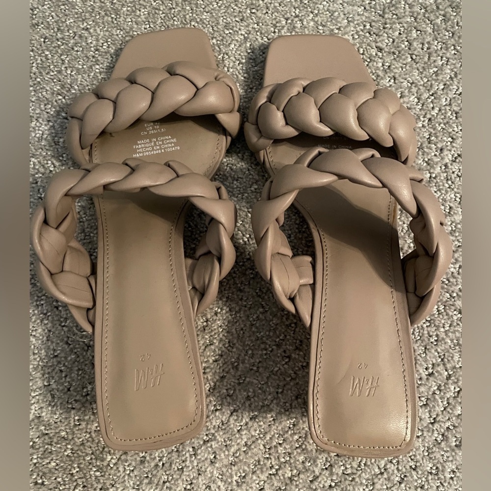 H&M Braided Low Heel Sandal in Taupe - Picture 3 of 6